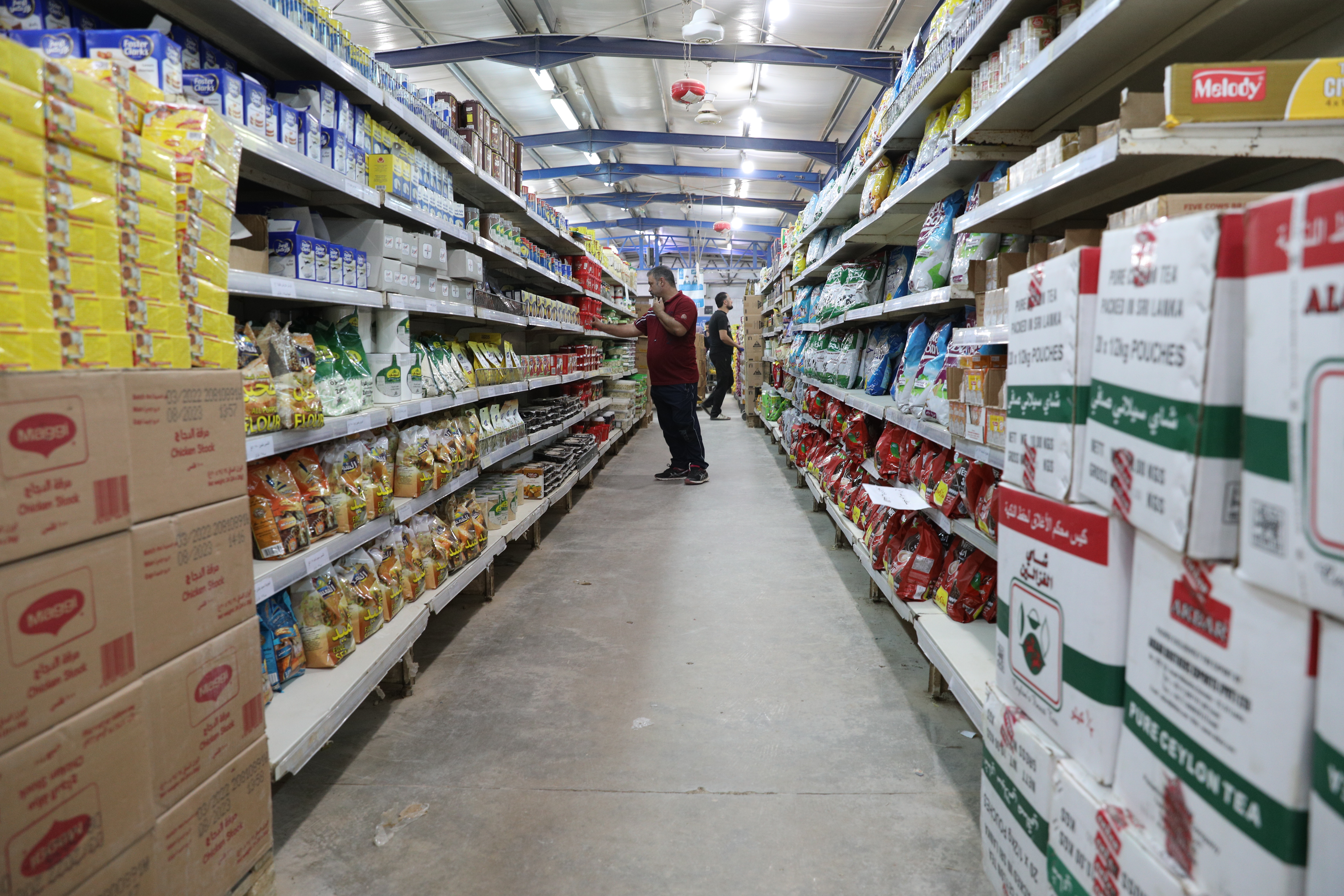 Tazweed supermarket is one of two food stores and four bakeries where Syrian refugees in Jordan’s Za’atari camp can use their WFP assistance, October 2022.